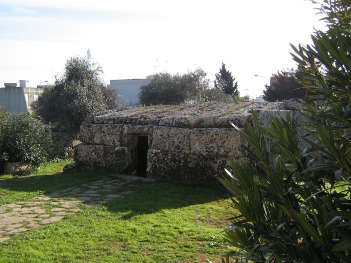 Il monumento delle Centopietre a Patù