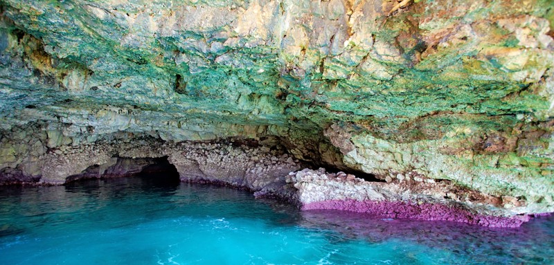 Le grotte vicino Marina di Novaglie